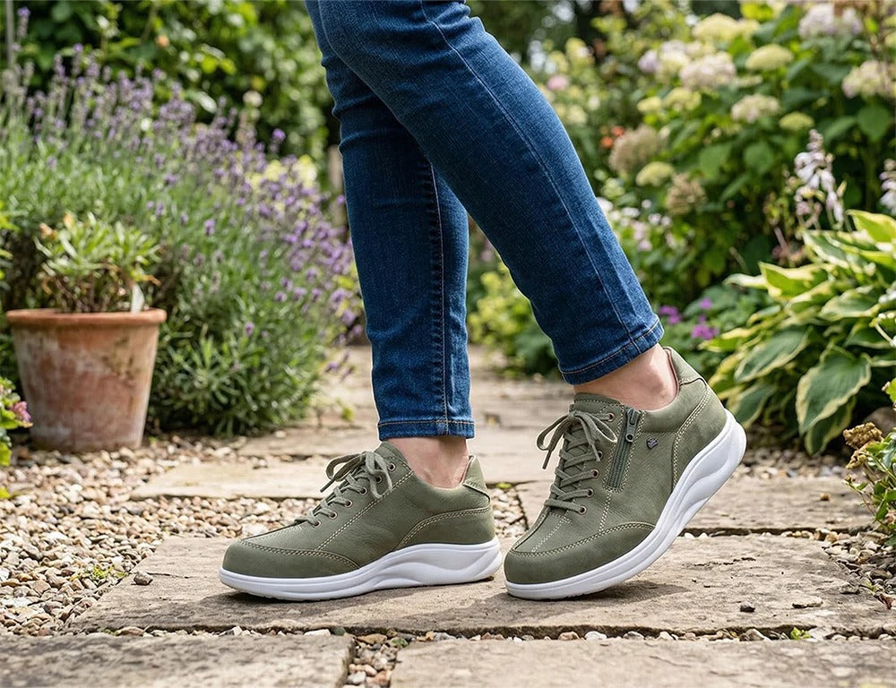 Finn Comfort Otaru Womens Leather Lace/Zip Sneakers. Removable Arch Support Insoles, and Shock Absorbing Footbed. Suitable for Bunions, Heel and Arch Pain (Farn)